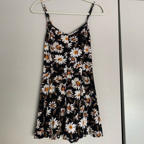 Urban outfitters romper - Picture 2 of 2